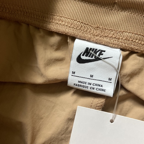 NIKE Women’s Woven High-Waisted Curve Pants SZ M NWT - Picture 7 of 8